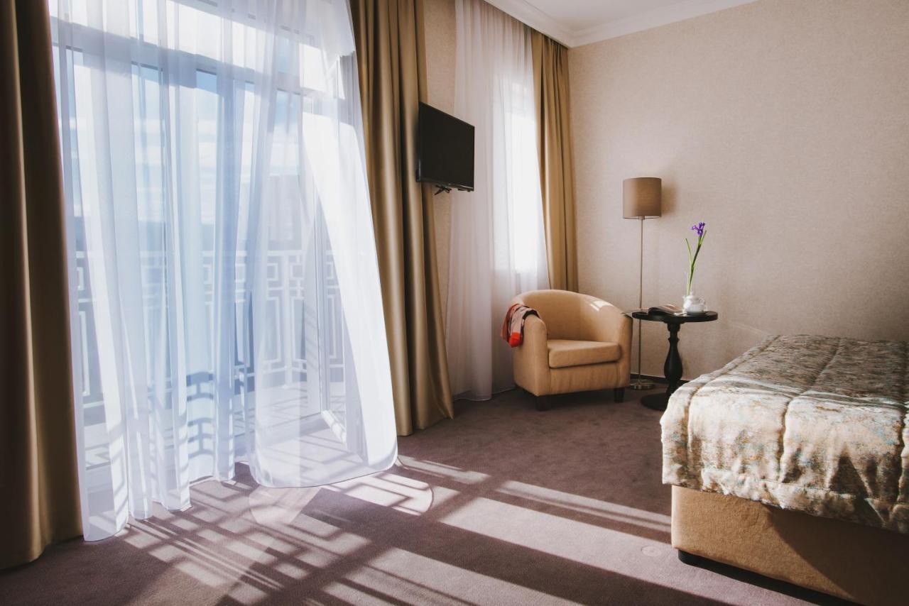 Hotel Alkor Truskavets Exterior photo