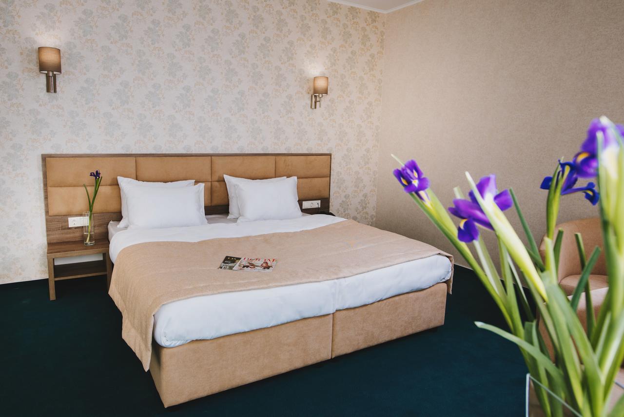 Hotel Alkor Truskavets Exterior photo